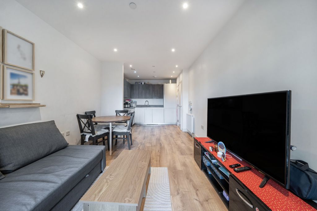 Property photo 3 of 15 1448098-3-69E9Dfe...