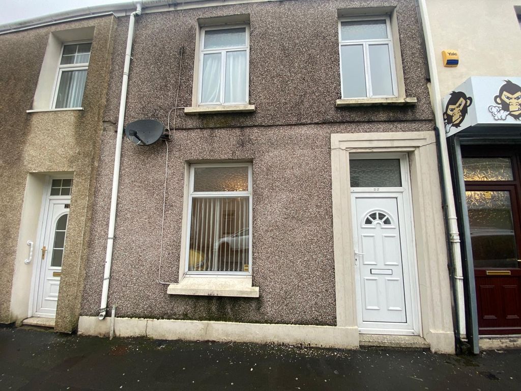 Property photo 2 of 26