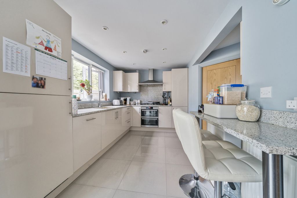 Property photo 3 of 16 Kitchen