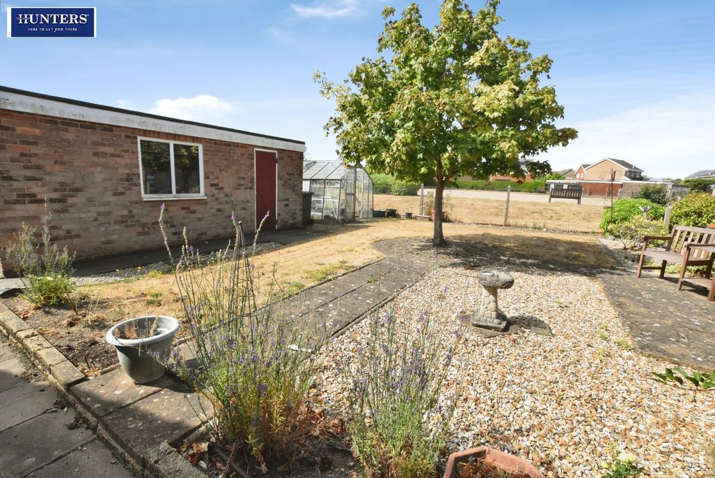 Property photo 2 of 17 Garden