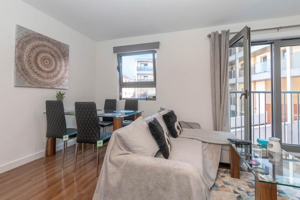 Property photo 3 of 9 Living Area