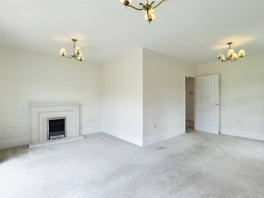 Property photo 3 of 16 Picture No. 21