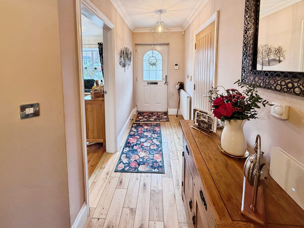 Property photo 2 of 25