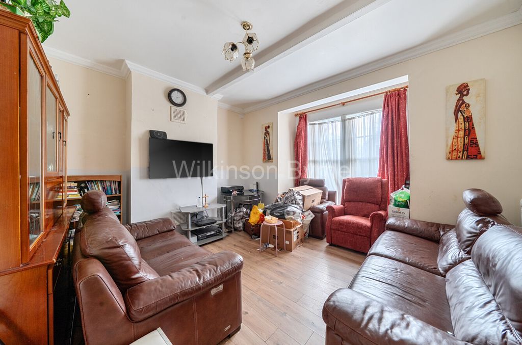 Property photo 3 of 12