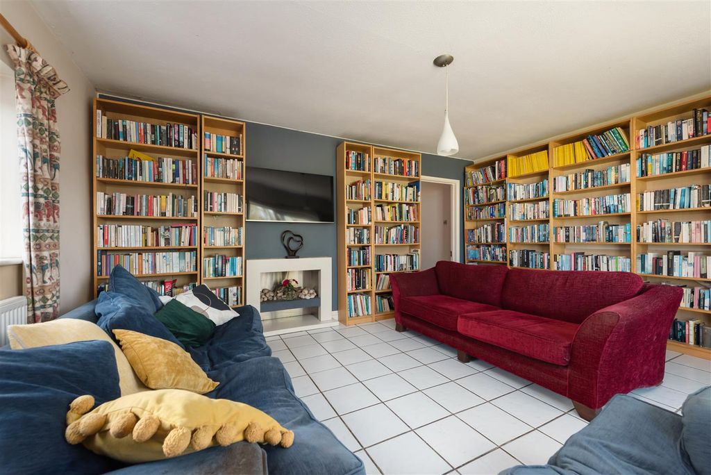 Property photo 3 of 23 Virginia Road, Whitstable