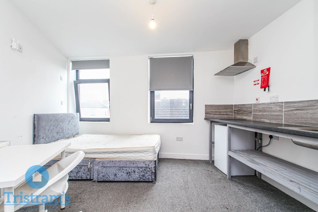 Property photo 1 of 7 Img_5998