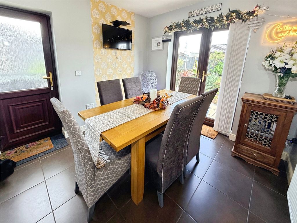 Property photo 3 of 33 Dining Room