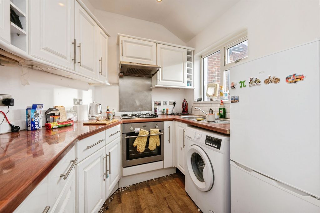 Property photo 2 of 5