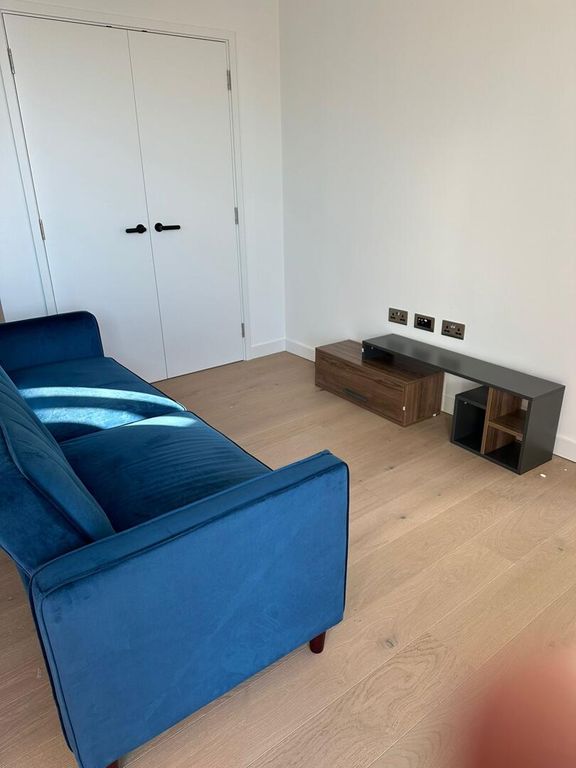 Property photo 3 of 11 Living Room