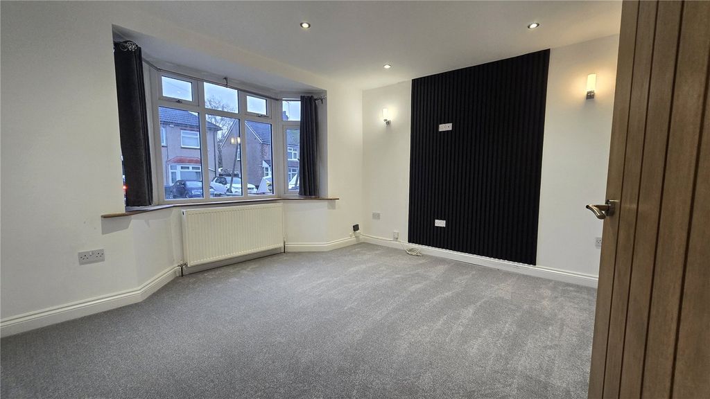 Property photo 1 of 15 Picture No. 16