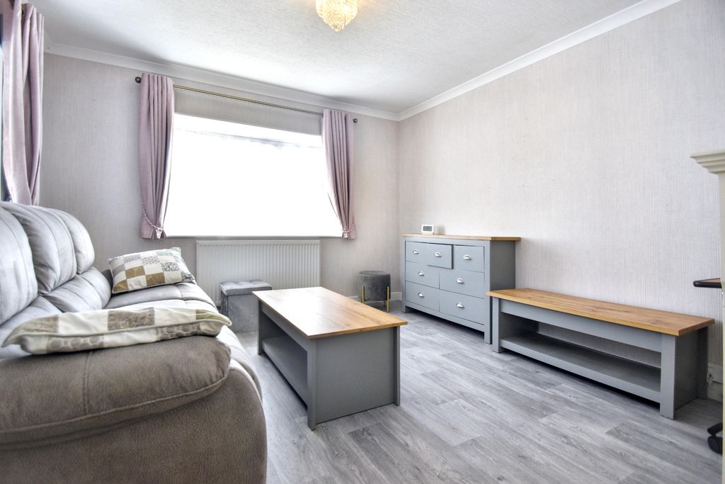 Property photo 2 of 10 Lounge