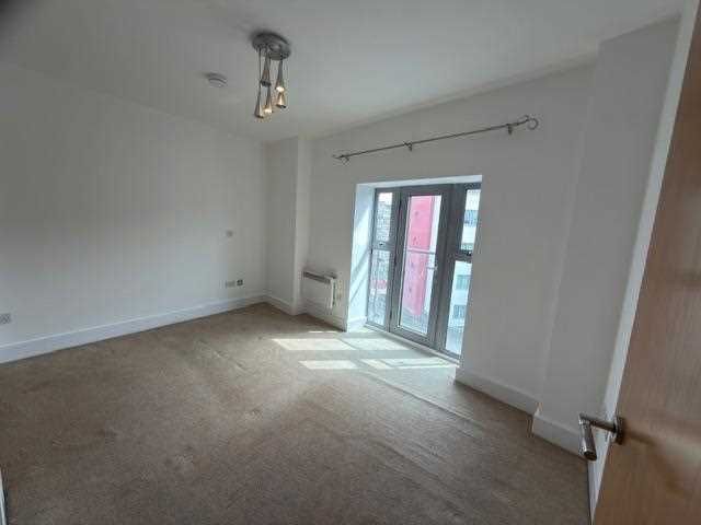 Property photo 3 of 7 Bedroom 1