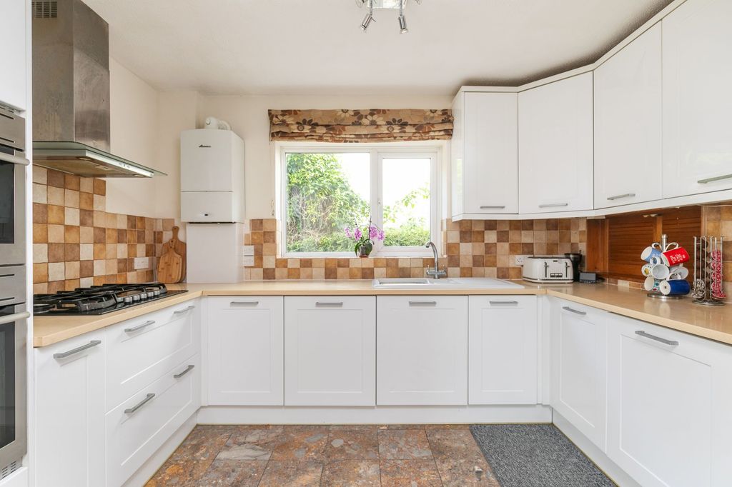 Property photo 3 of 13