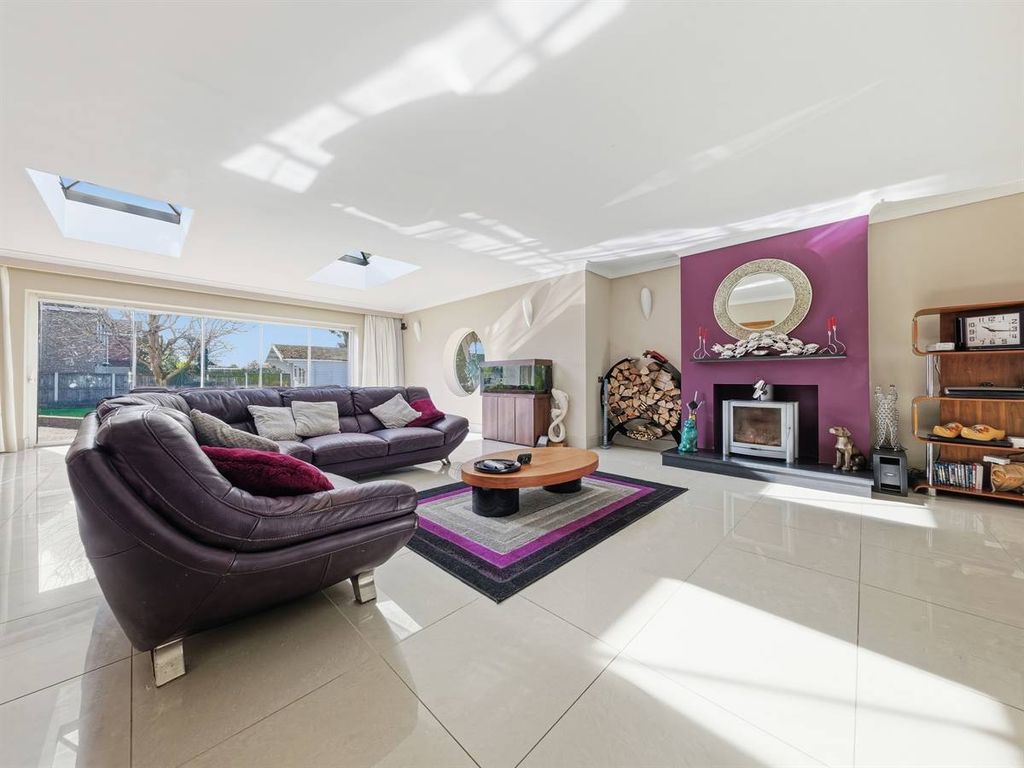 Property photo 3 of 47