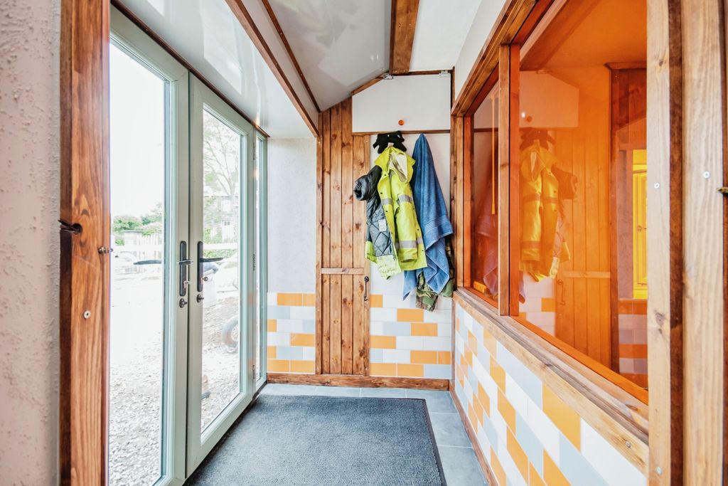 Property photo 3 of 21 Photography