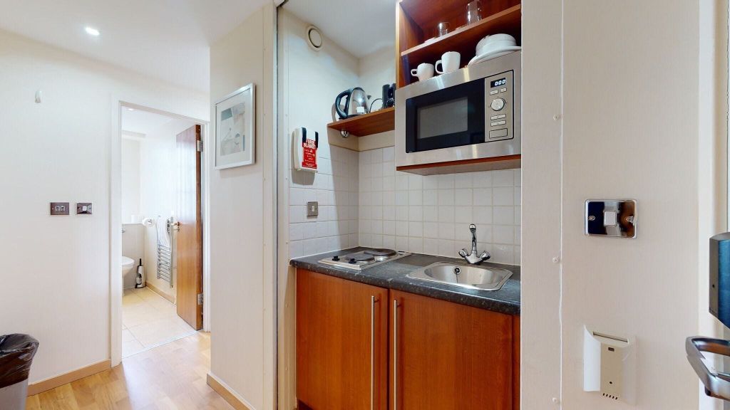 Property photo 2 of 21 Kitchen