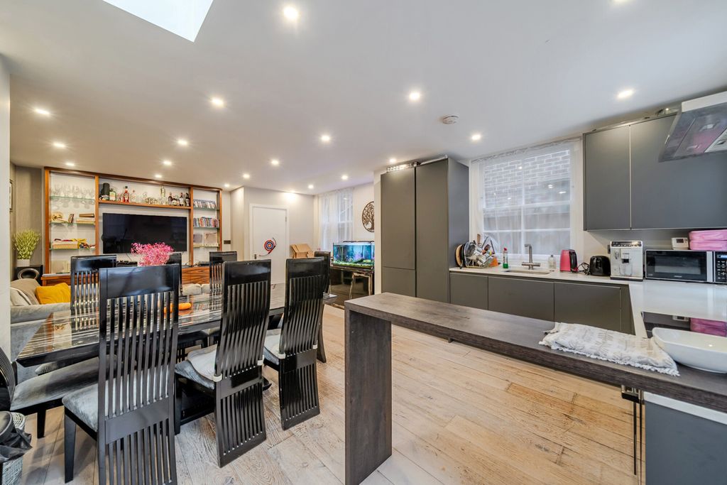 Property photo 3 of 20 1382815-4-691Dcdf...