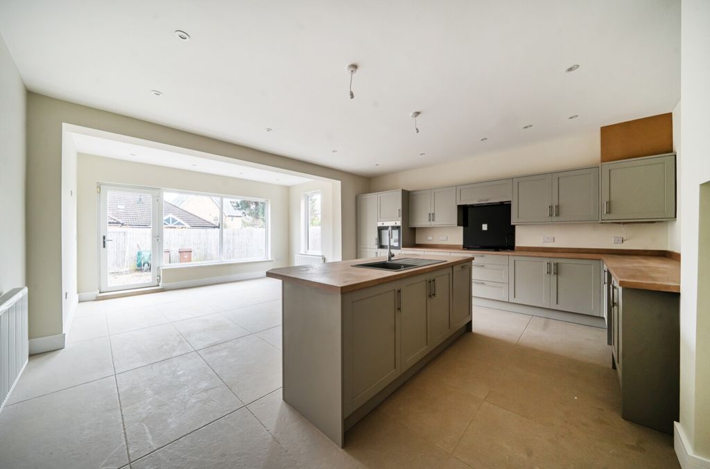 Property photo 3 of 23 1436865-10-69c6B22Ad8dc4