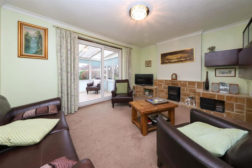 Property photo 2 of 11 Village Way