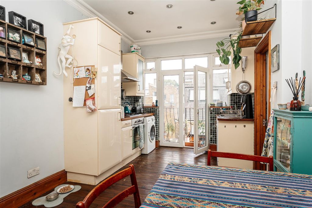 Property photo 3 of 10 Moray Road-3.Jpg