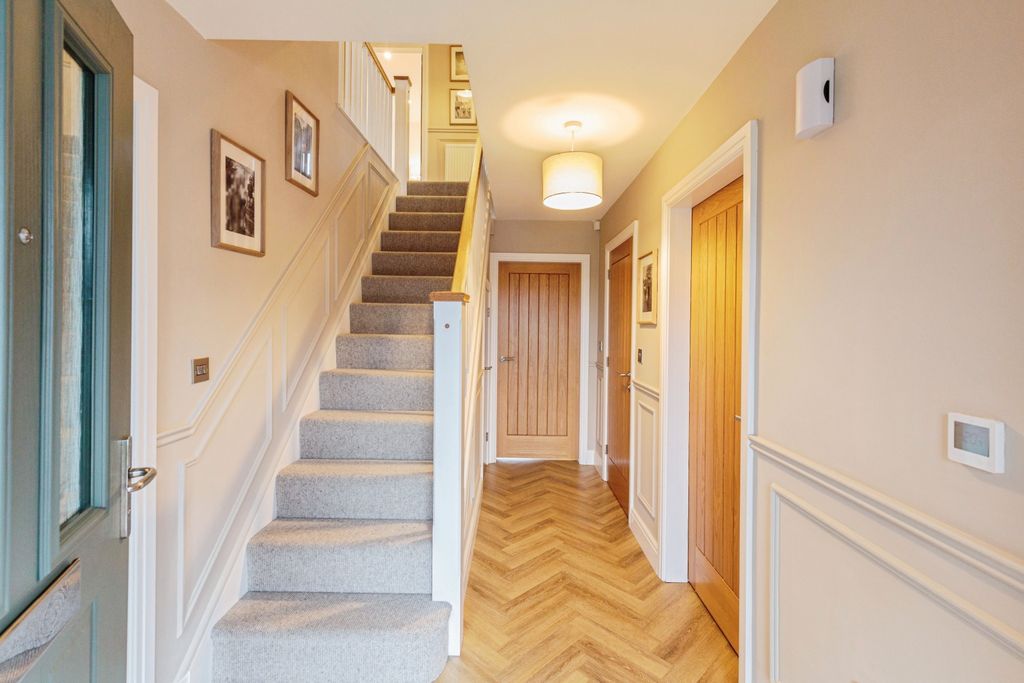 Property photo 2 of 28 Entrance Hallway