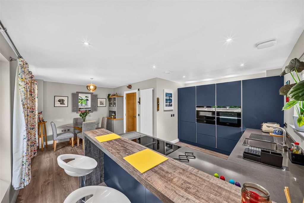 Property photo 3 of 16 Kitchen/Diner