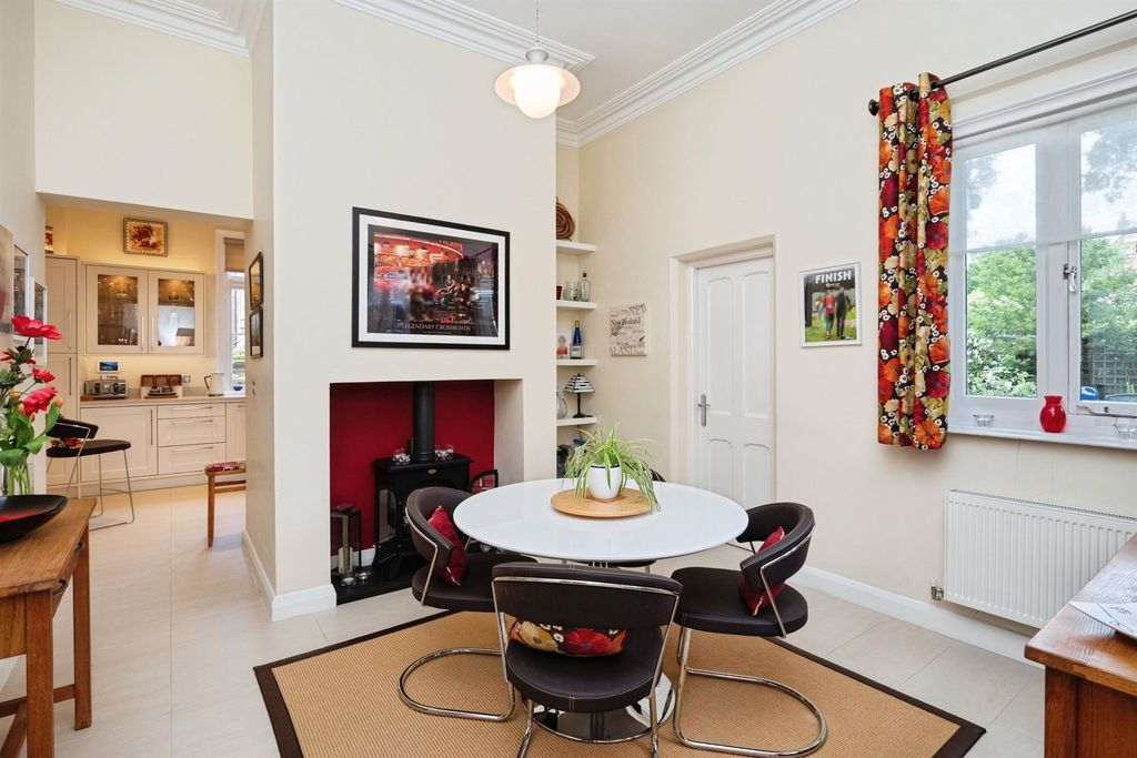 Property photo 3 of 29