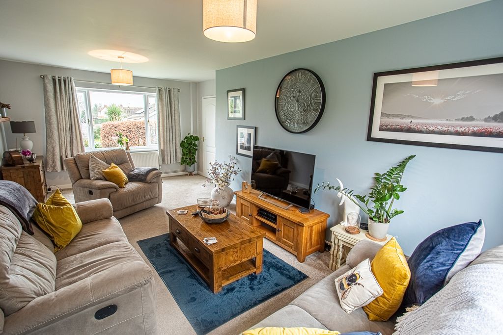 Property photo 3 of 21 Photo 18