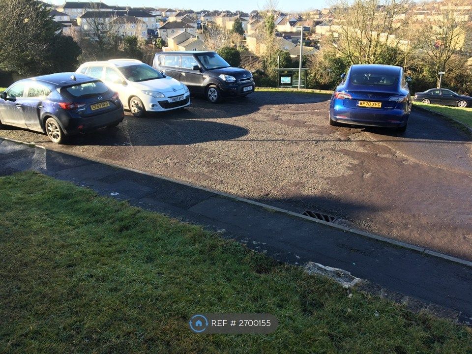 Property photo 2 of 32 Plenty Of Parking In Cul De Sac