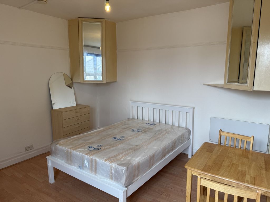 Property photo 3 of 9 Gallery