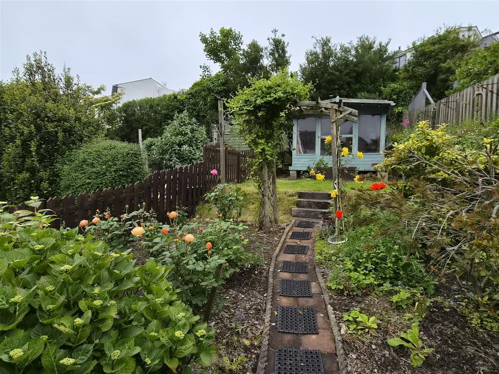 Property photo 3 of 17 Garden