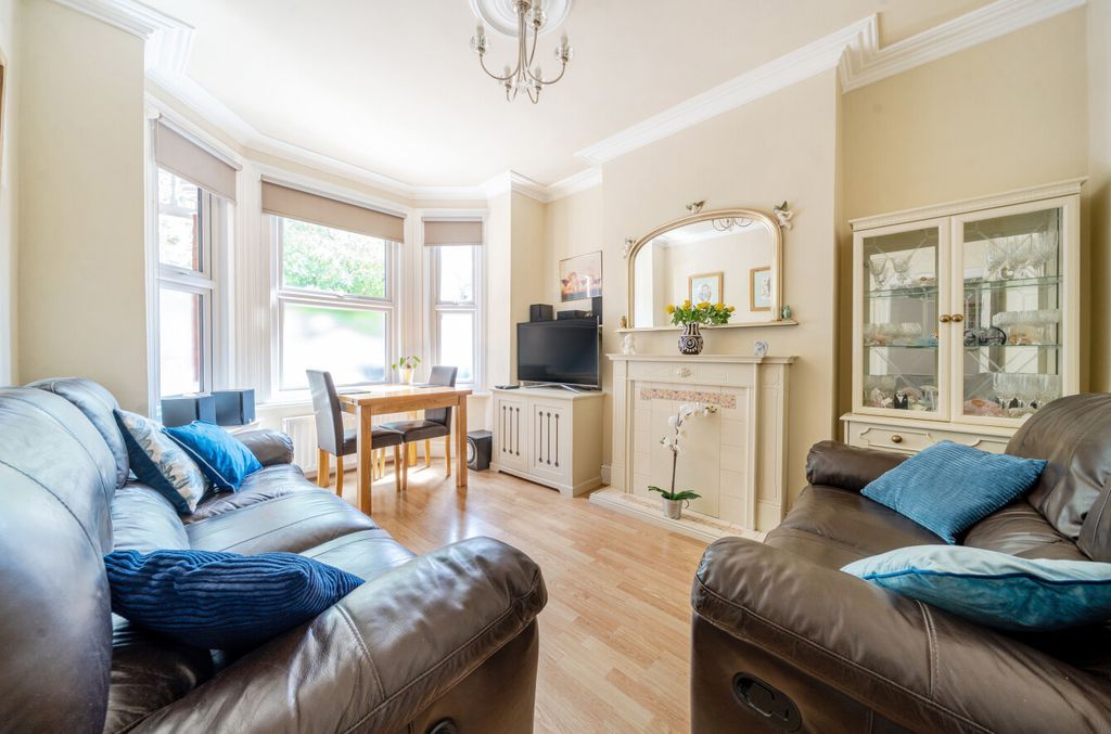 Property photo 2 of 10 1311150-17-684c3A...