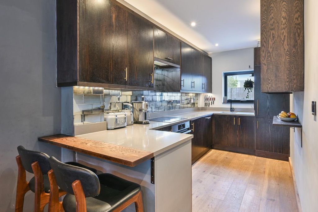 Property photo 3 of 20 Timberyard Mews