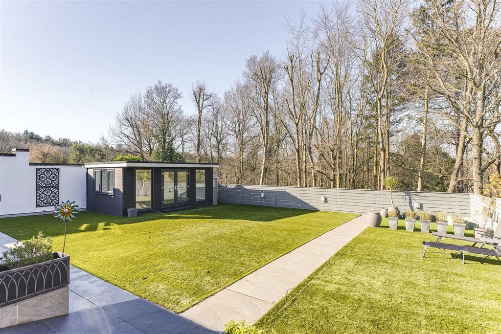 Property photo 3 of 47 Woodside-33.Jpg