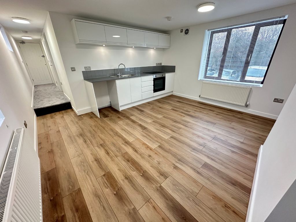 Property photo 2 of 9 4817712