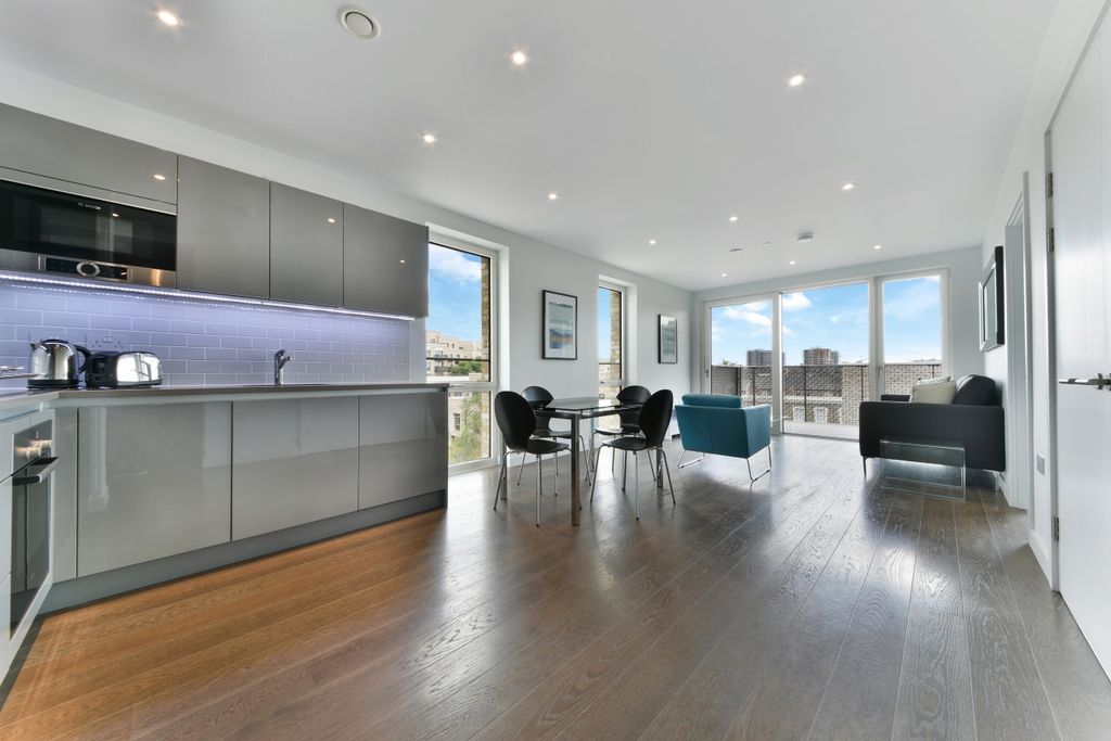 Property photo 3 of 9 Kitchen - Sir John S