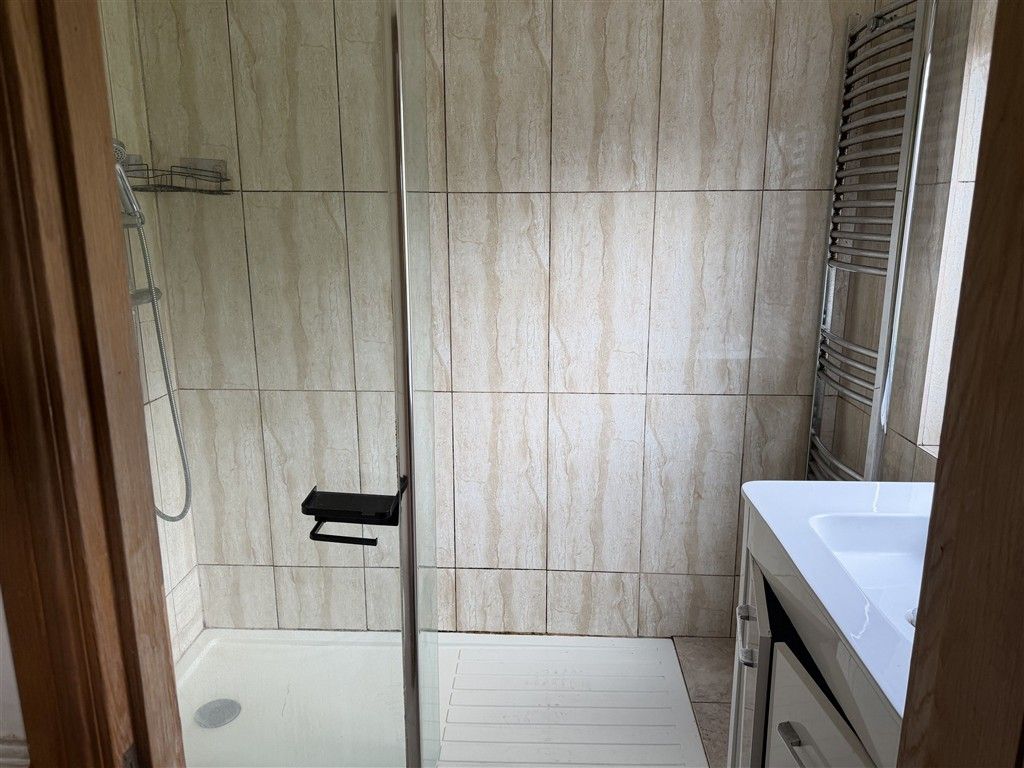 Property photo 3 of 7 Bathroom En-Suite