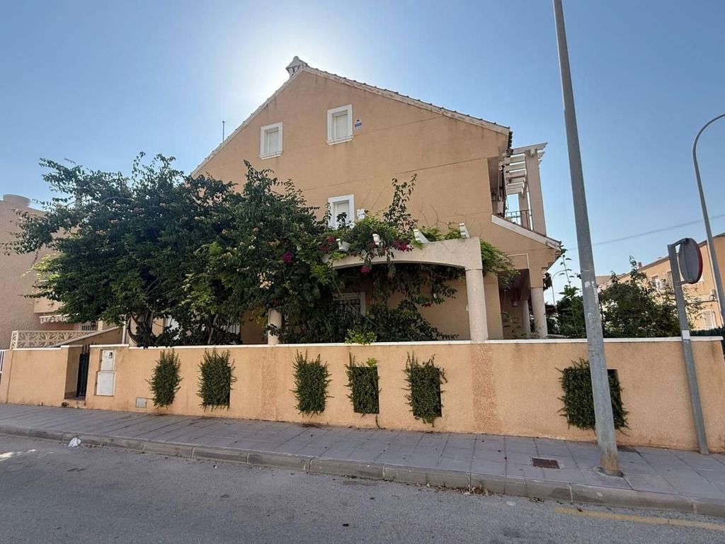 Property photo 2 of 35