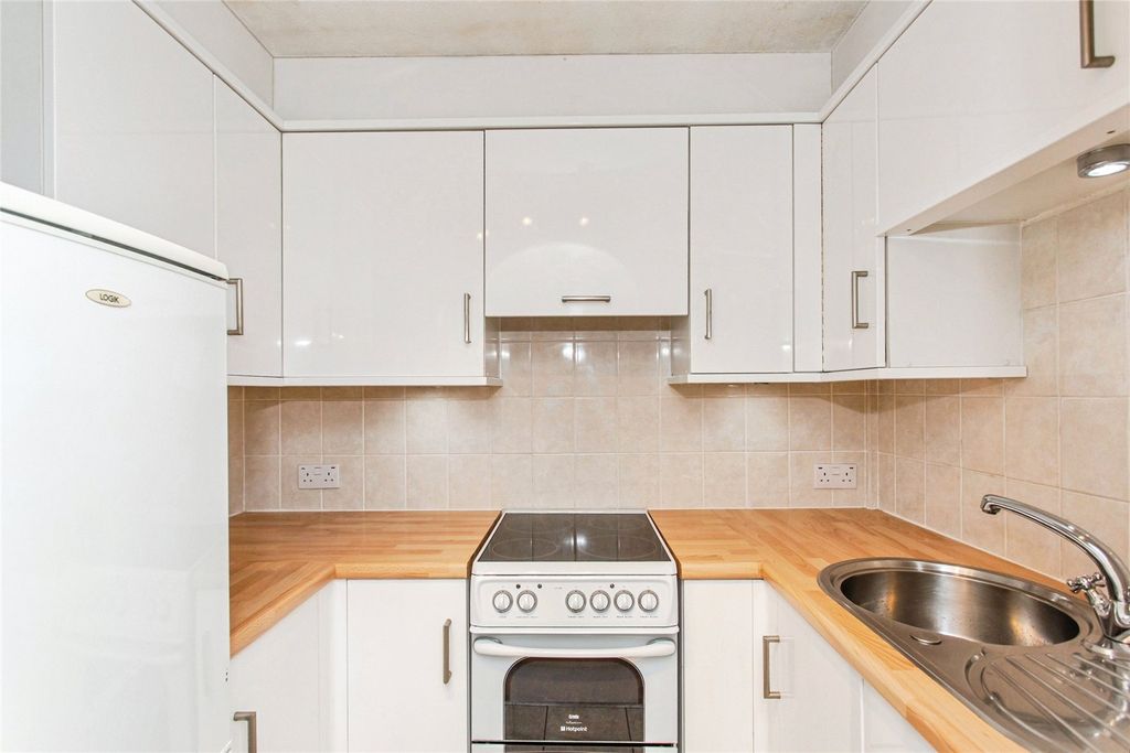 Property photo 3 of 13 Kitchen