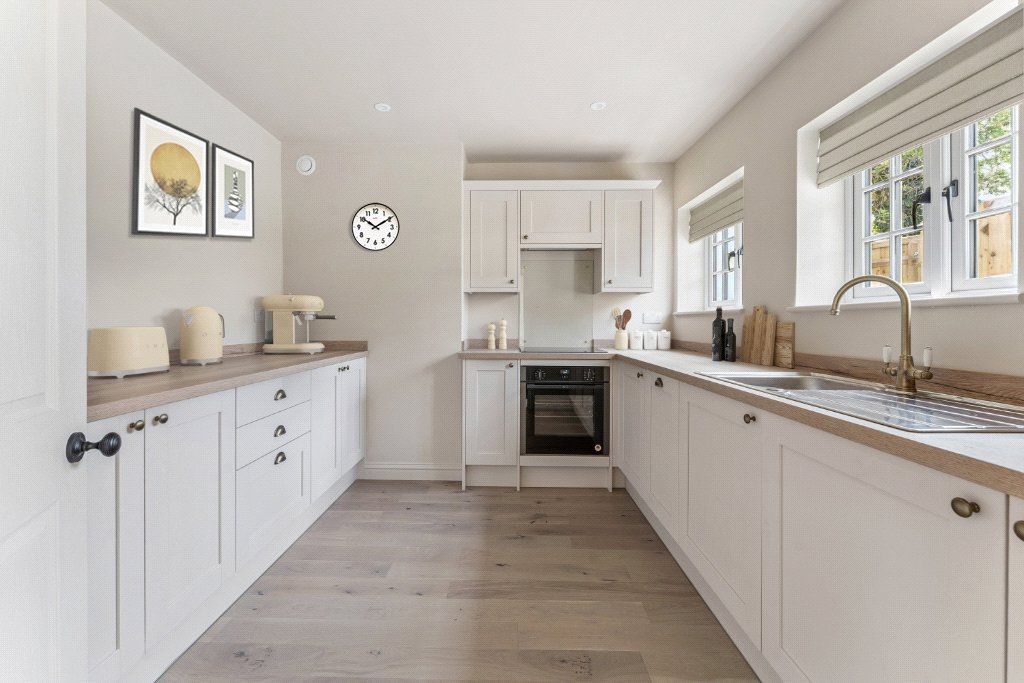 Property photo 2 of 17 Kitchen