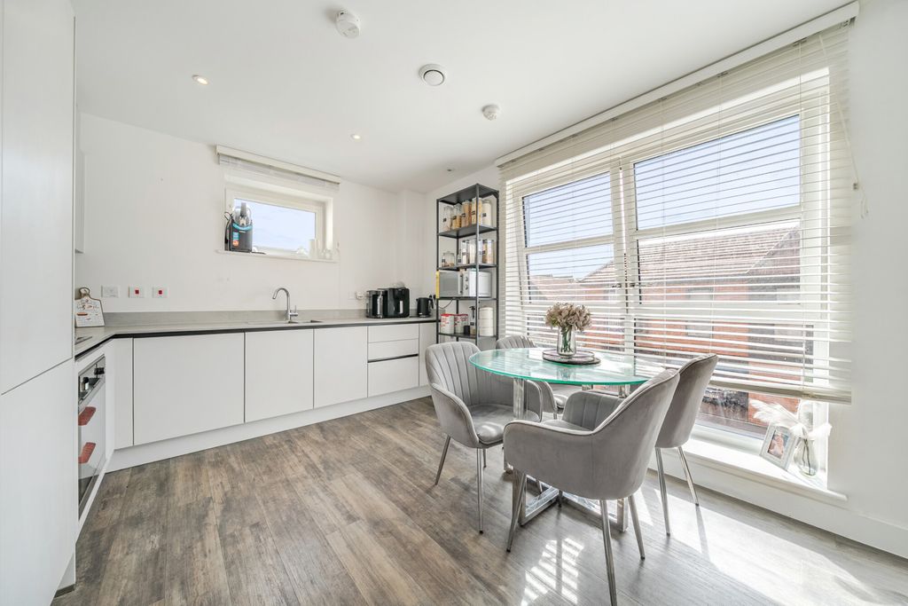 Property photo 3 of 22 1523465-15-6Ab50E...