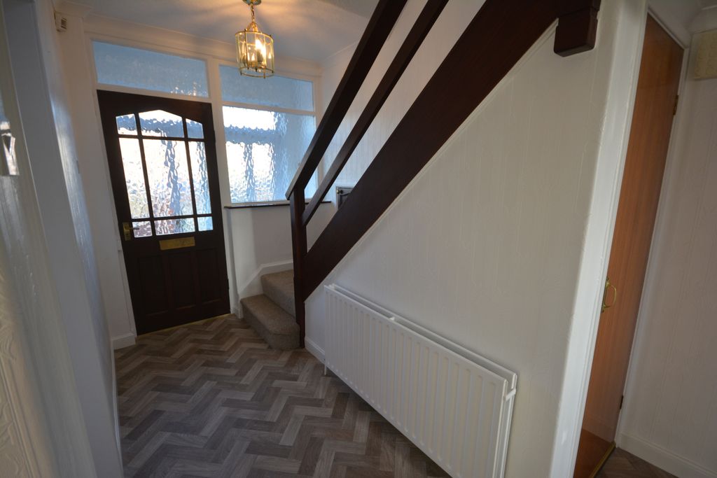 Property photo 2 of 15 Hallway