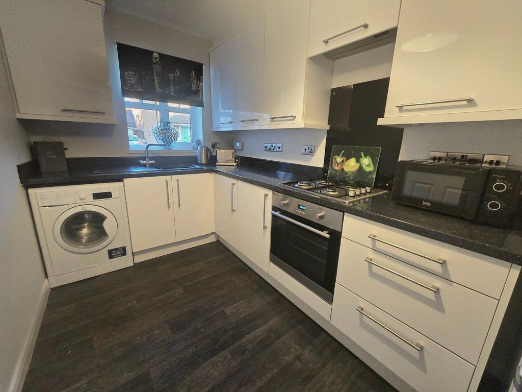 Property photo 3 of 16 20251206_170610.Jpg