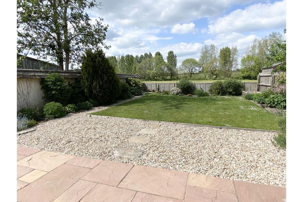 Property photo 1 of 27
