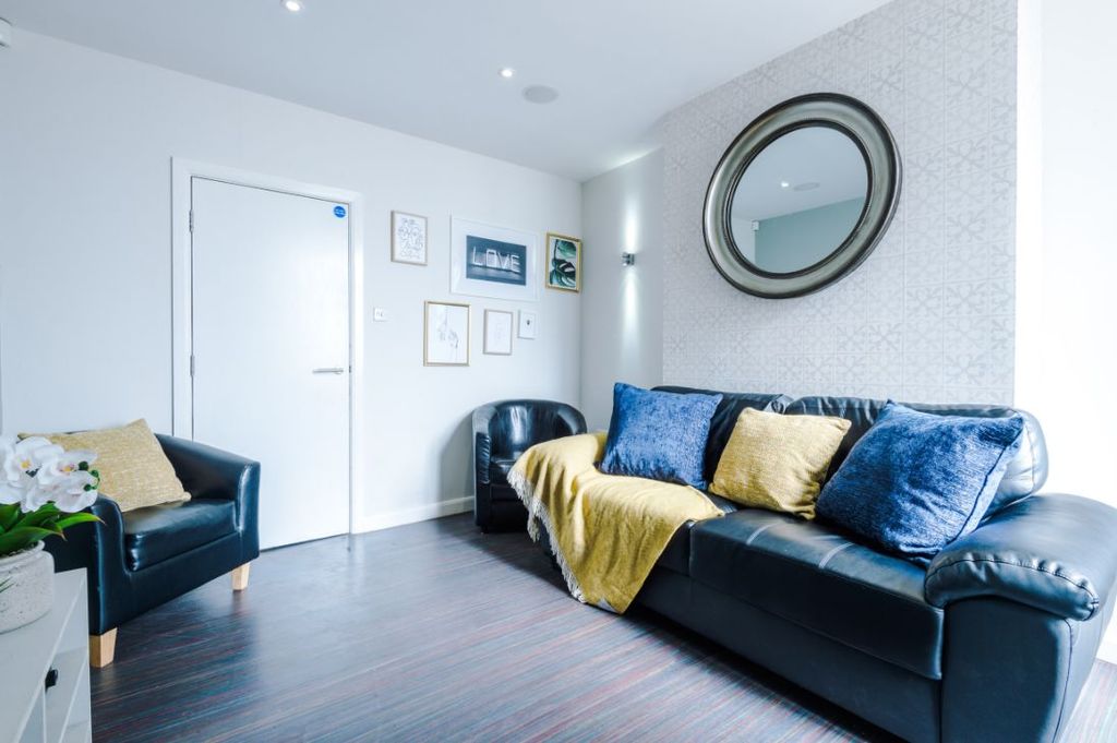 Property photo 1 of 15 185Lr Living Area