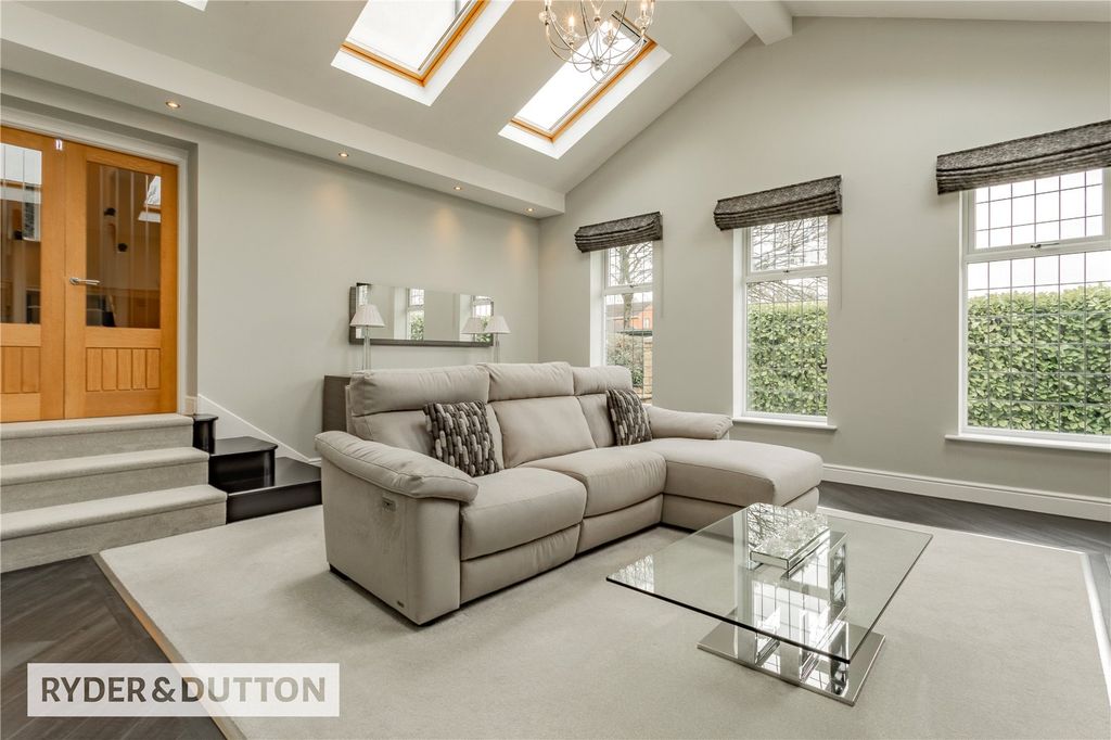 Property photo 2 of 46 Picture No. 16