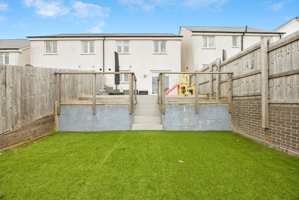 Property photo 2 of 15 Photo