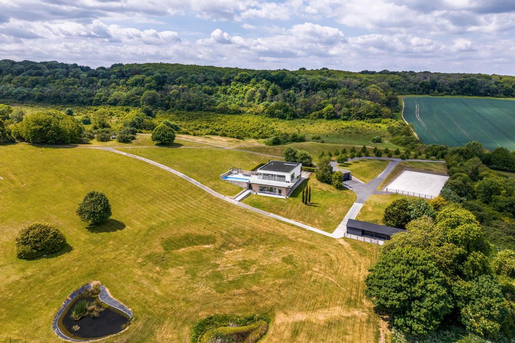 Property photo 2 of 31 Image