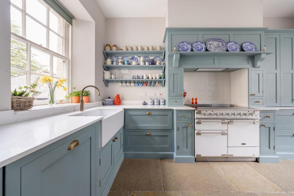 Property photo 3 of 28