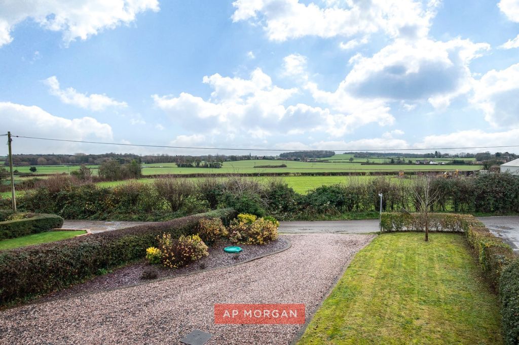 Property photo 2 of 21 Picture No. 28